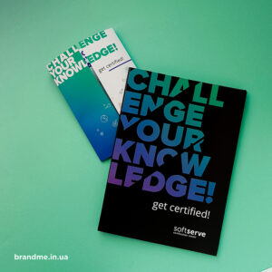 Градієнт на папках та буклетах для компанії “SoftServe” Градієнт на папках та буклетах для компанії