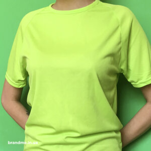 Яскраві жіночі футболки для спорту Яскраві жіночі футболки для спорту