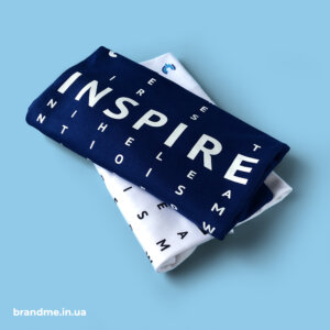 Стильні футболки з логотипом Стильні футболки з логотипом