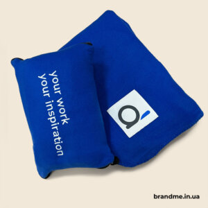 Брендування пледу для Devspiration Брендування пледів у корпоративному стилі для Devspiration