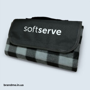 Брендування пледів для SoftServe