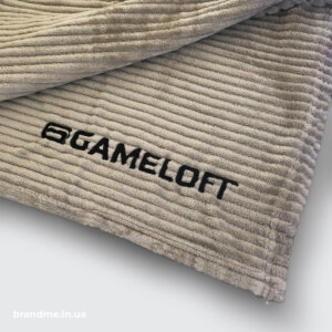 Брендований плед для Gameloft