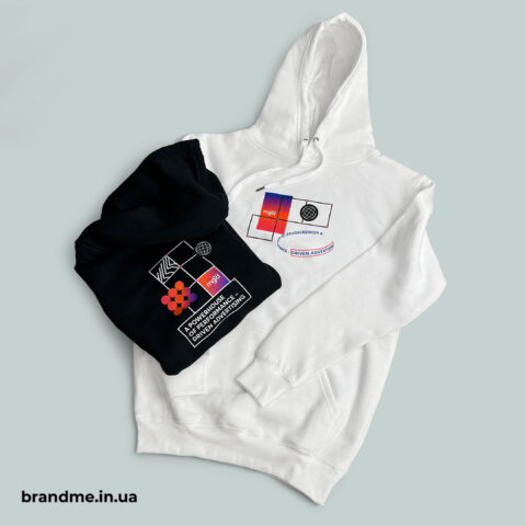 Брендовані худі з елементами корпоративної айдентики для MGID. Фото 32 | BRANDME Худі з повноколірним друком