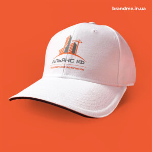 Брендування кепок для корпоративних подарунків