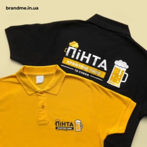 Друк яскравих принтів на футболках “поло” Поло-уніформа з логотипом на серці та спині для мережі ресторанів