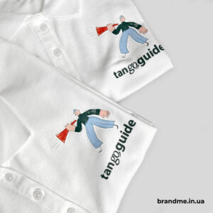Поло з корпоративним персонажем Tangoguide Друк на футболках поло на серці