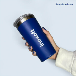 Термочашка з нанесеним логотипом, створена для корпоративного використання та подарунків