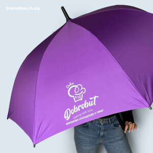 Нанесення логотипу на парасолі бузкового відтінку Парасоля-тростина з брендуванням для компанії-виробника солодощів