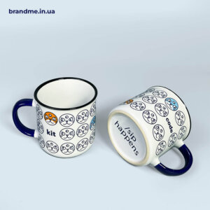 Стійкий друк на горнятах для IT компанії kit/code Деколь на горнятах у стильному дизайні