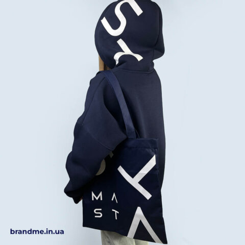 Комплексне брендування продукції для створення корпоративного стилю. Фото 20 | BRANDME Втілення комплексного брендування на еко-сумках та худі