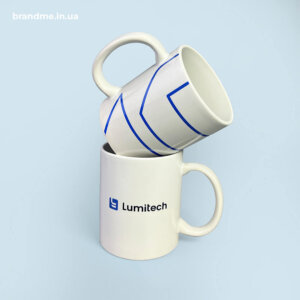 Білі чашки для компанії Lumitech Стильні білі чашки з логотипом Lumitech, ідеальні для корпоративних подарунків