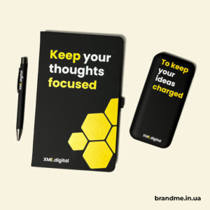 Комплект XME.digital: стильна синергія блокнота, павербанка й ручки в одному дизайні Блокнот, павербанк та ручка з фірмовим оформленням XME.digital
