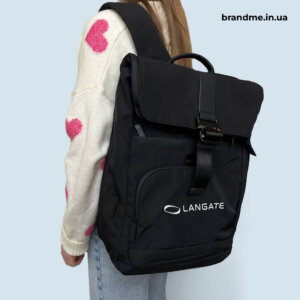 Брендований рюкзак Langate у щоденному образі