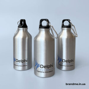 Сріблясті брендовані пляшки з карабіном